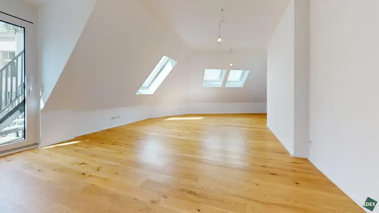 First occupancy! Modern penthouse flat with open space in a quiet location