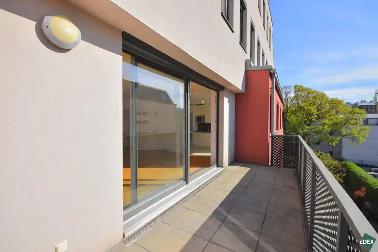 Großzügige 4-Zimmer-Wohnung mit zwei Bädern und Balkon in Döbling
