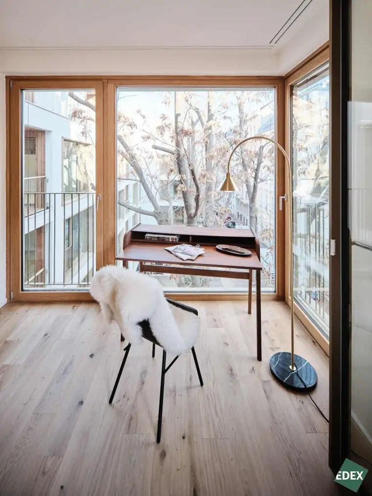 First occupancy | Quality living - Miele kitchen, parquet flooring &amp; south-facing loggia