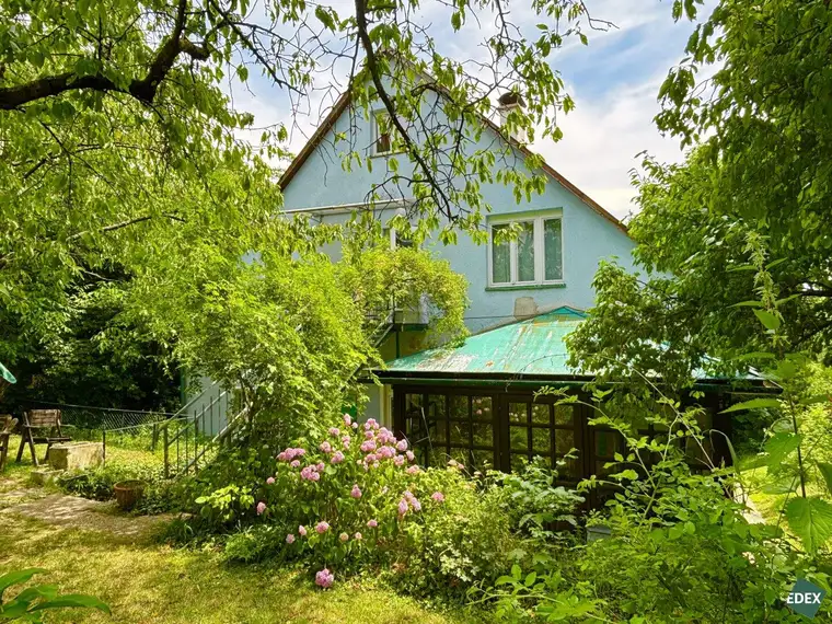 Rarität am Heuberg: Idyllisches Haus mit zwei Wohneinheiten in exklusiver Grünlage