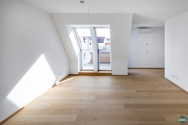 Nahe AKH: Schöne 2-Zimmer-Dachgeschosswohnung mit Balkon und Klimaanlage