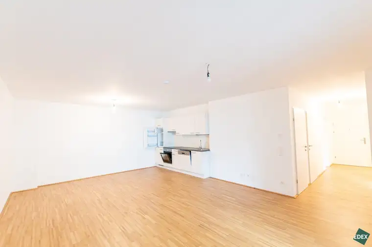 Ruhelage: wunderschöne 3-Zimmer-Wohnung mit Loggia (1 Monat mietfrei!)