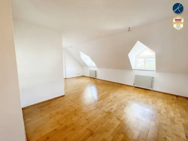Großzügige DG-Wohnung in TOP-LAGE