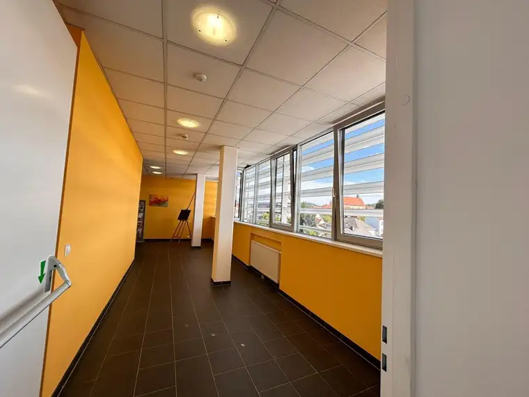 Gleisdorf: 3 Monate mietfrei &amp; provisionsfrei – Erstklassiges Büro mit Parkplätzen in hervorragender Lage!