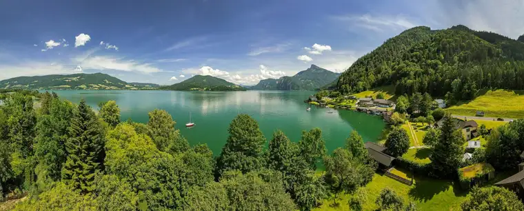 Segel einholen, Anker werfen und genießen / Traumhaftes Grundstück am Mondsee!