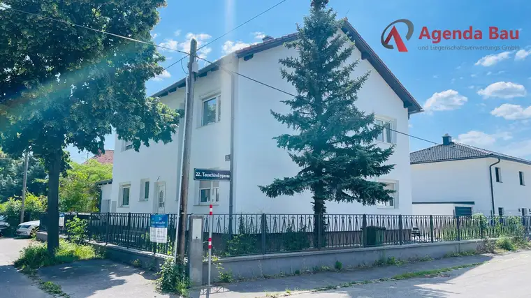 Geräumiges Einfamilienhaus auf Eigengrund mit 2 getrennten Wohnbereichen