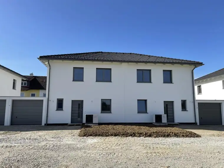Doppelhaushälfte mit Garage - Finanzierung über Deutsche Bank mit 10 % Eigenkapital möglich - Haus 2 belagsfertig