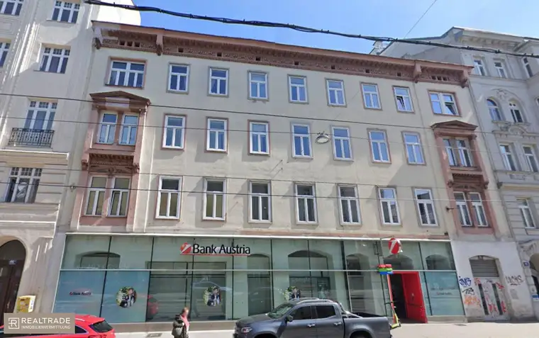 BAUBEWILLIGT BEIM AUGARTEN / U2 TABORSTRASSE: Großvolumiger Dachbodenausbau mit Freiflächen