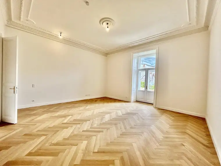 SCHOTTENRING | ERSTBEZUG | 3 Zimmer Wohnung mit Balkon