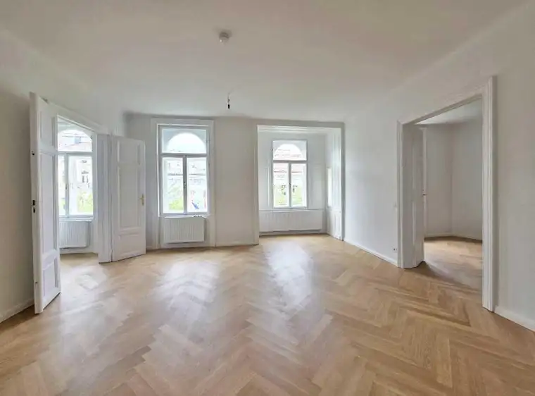 MARIAHILFER STRASSE | ERSTBEZUG | 4 Zimmer-Altbauwohnung | U3 "Zieglergasse"