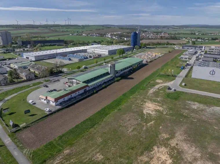 Industriebaugrundstück am Hotspot der B16 – 11.362 m² direkt am Kreisverkehr Siegendorf