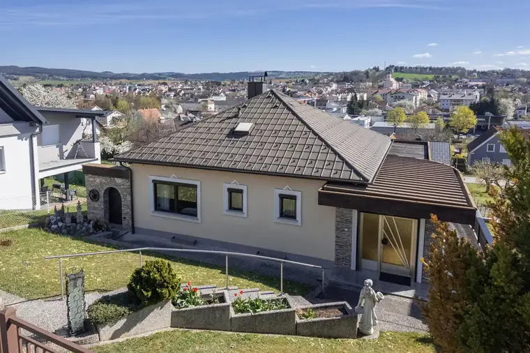Einfamilienhaus in ruhiger Siedlungslage - mit herrlichem Weitblick