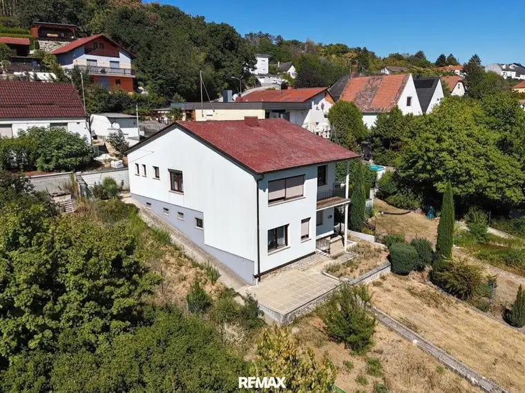 Gepflegtes Zweifamilienhaus mit Fernblick in Großhöflein – 150 m², 6 Zimmer, Garage, Keller