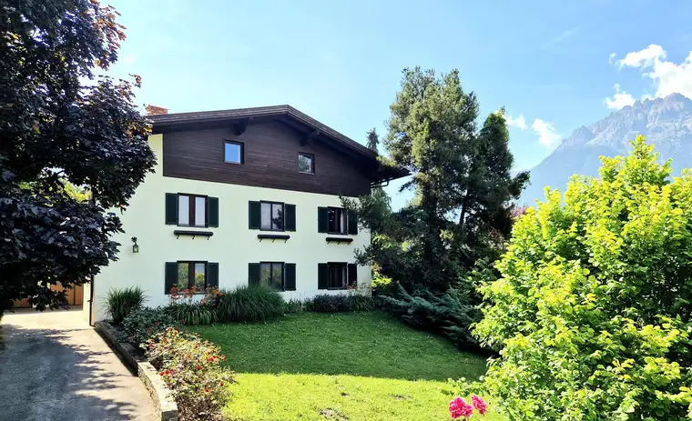 Wohnhaus mit großem Grundstück und viel Potential