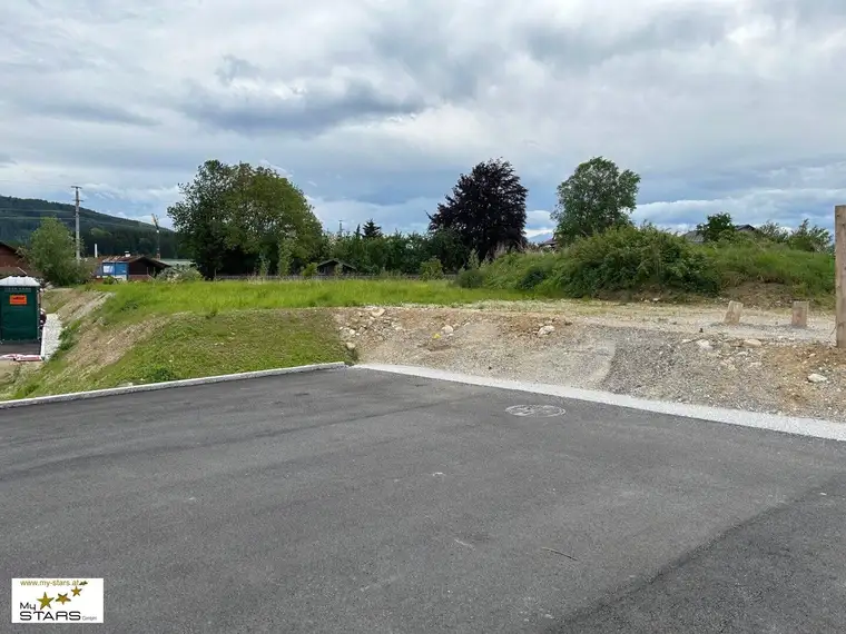 Gewerbepark-Investition in Salzburg: 12.000 m² BE-Baugrundstück!