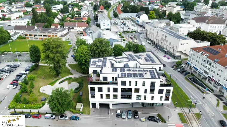 Neuer Kaufpreis: hochmoderne Loggia-Wohnung mit dem "Schloss Traun" vor der Haustüre