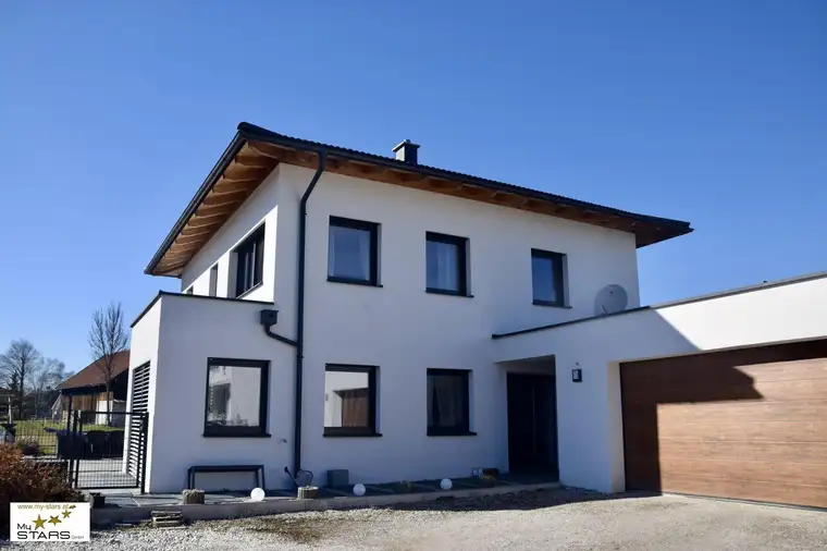 Neuwertiges Einfamilienhaus in Überackern - 5 Zimmer, Garten &amp; Garage - Ihr Traum wartet!