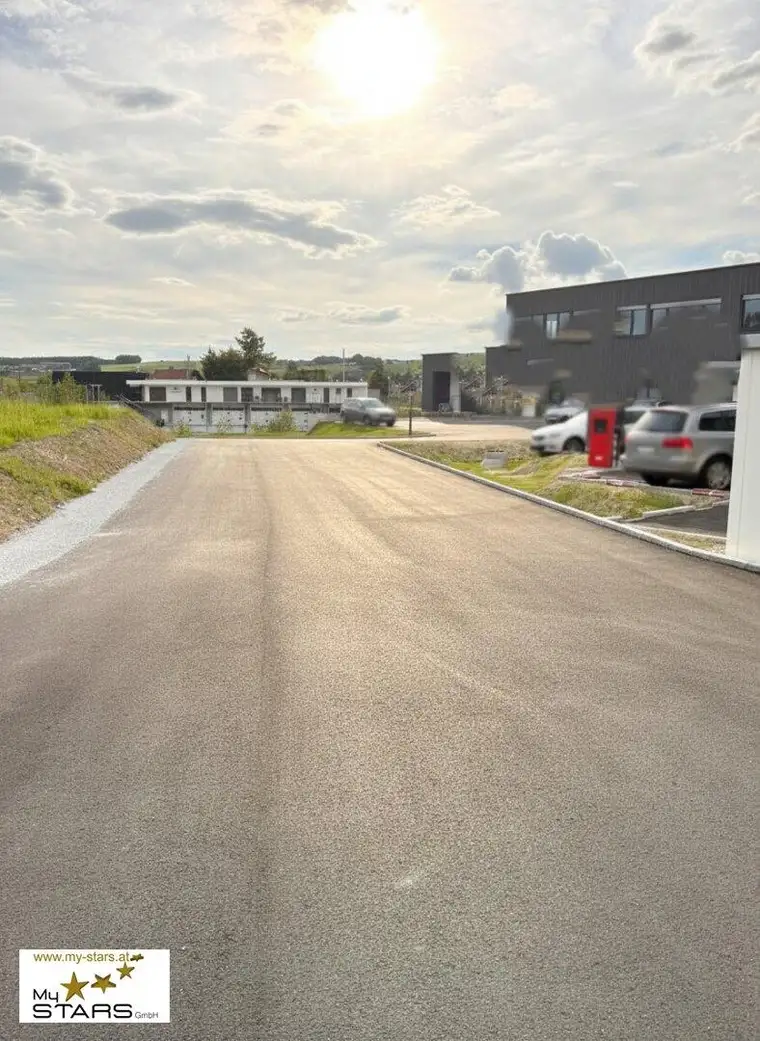 Ideales Gewerbegrundstück in 5204 Straßwalchen – 12.000 m² für Ihre Vision!