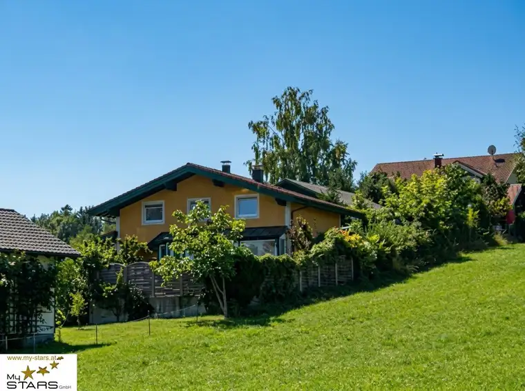 Traumhaus nahe dem Mattsee: 6 Zimmer, Wintergarten, Carport – Ihr neues Zuhause wartet!