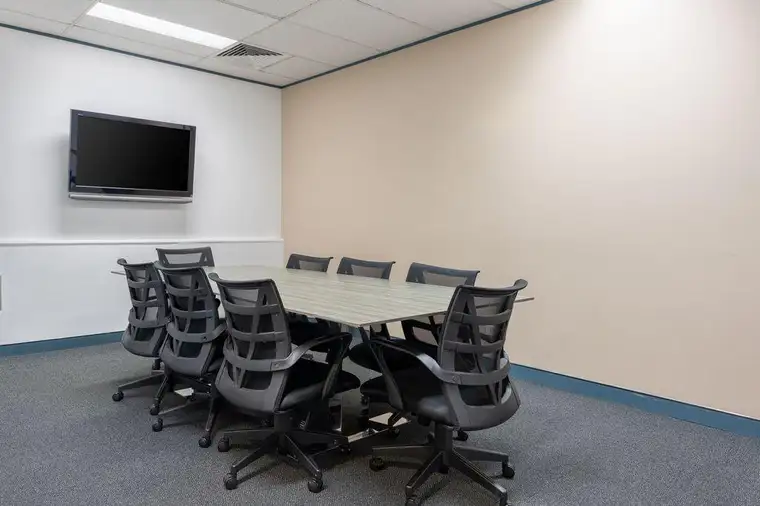 Großraumbüros für 10 Personen in Regus TULLNERFELD, Bahnhof