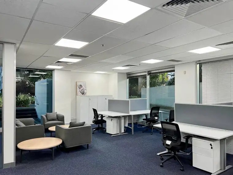 Privater Büroraum für 5 Personen in Regus Raaba