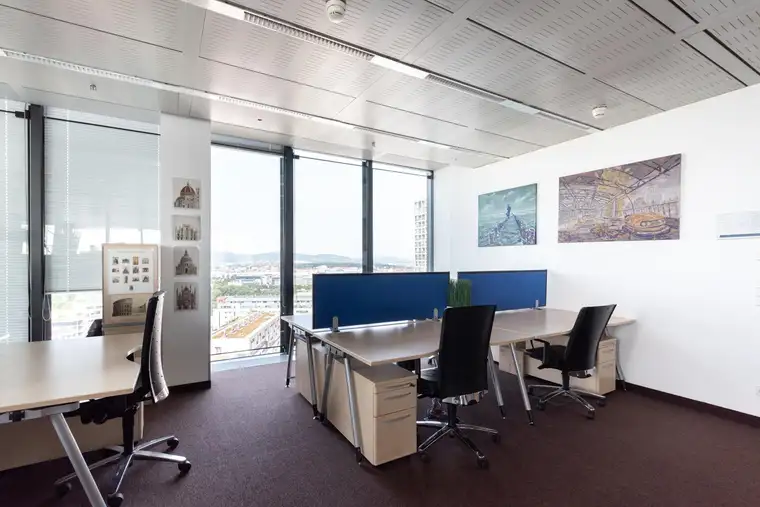 All-inclusive-Zugang zu Coworking-Bereichen in Regus Twin Towers 