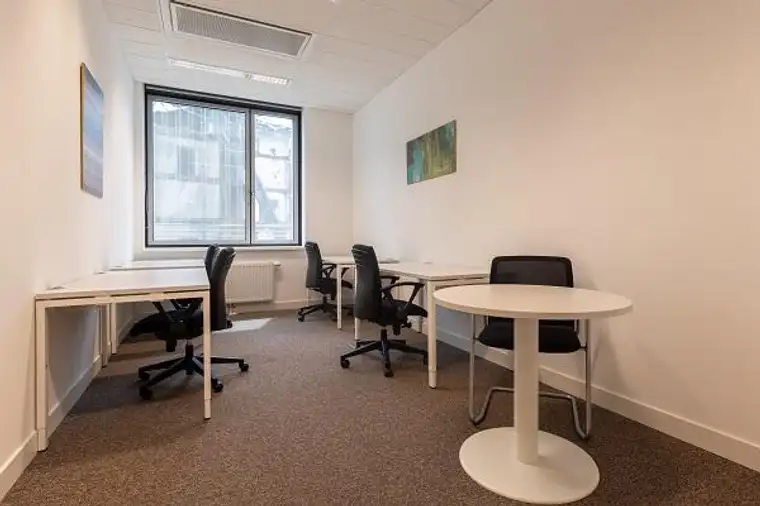 All-inclusive-Zugang zu professionellen Büroräumen für 3 Personen in Regus Westbahnhof