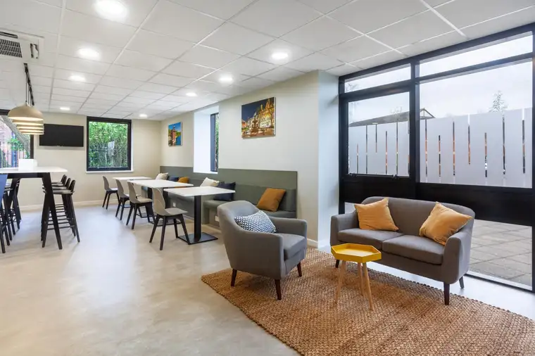 All-inclusive-Zugang zu professionellen Büroräumen für 1 Person in Regus Messecarree 