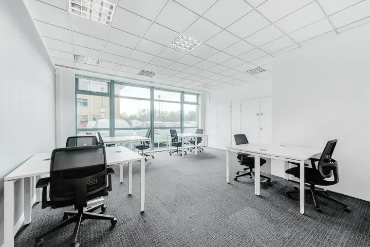 All-inclusive-Zugang zu professionellen Büroräumen für 5 Personen in Regus Smart City 