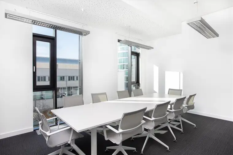 All-inclusive-Zugang zu professionellen Büroräumen für 5 Personen in Regus Messecarree 