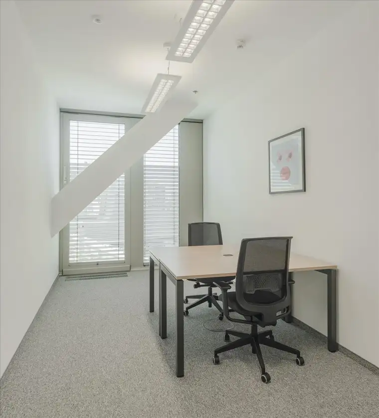 All-inclusive-Zugang zu professionellen Büroräumen für 2 Personen in Regus Icon Tower