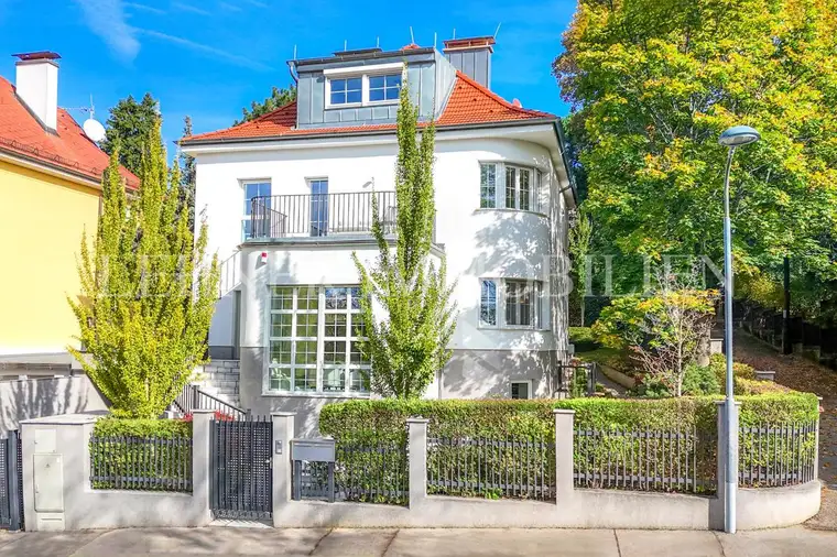 * LUXURIÖSE VILLA AM KÜNIGLBERG - EXKLUSIVITÄT, ELEGANZ UND PRIVATSPHÄRE IN BESTER HIETZINGER LAGE *