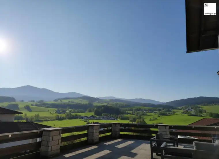Charmante 3-Zimmer-Wohnung mit traumhaftem Berg- und Fernblick