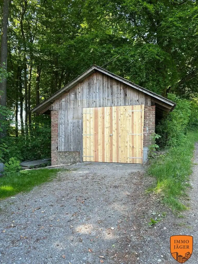 Provisionsfrei - Große Garage / Lagerfläche zu vermieten