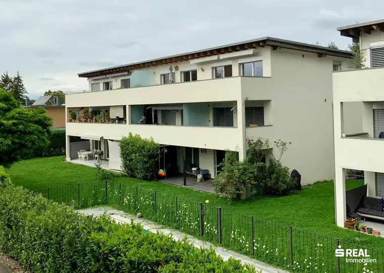 Leistbare Dachterrassenwohnung mit Gemeinschaftspool