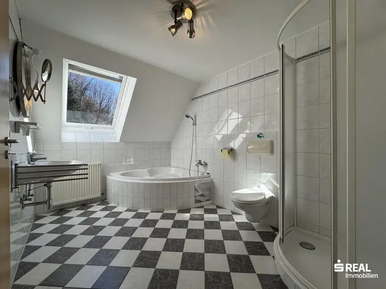 Tolle 2,5-Zimmer Maisonette-Wohnung in super Lage