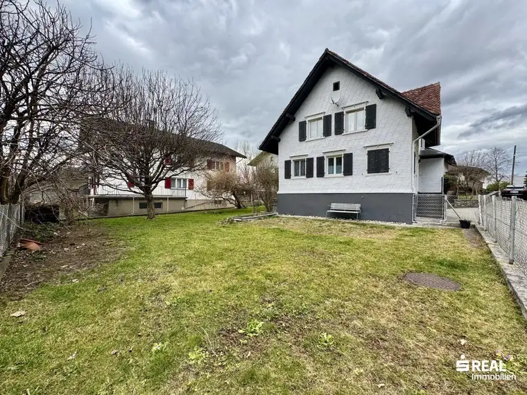 Grundstück mit Altbestand in ruhiger Wohnlage