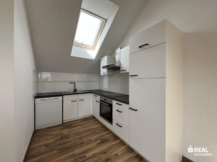 Großzügige 6-Zimmer-Wohnung mit Option auf zwei separate Einheiten