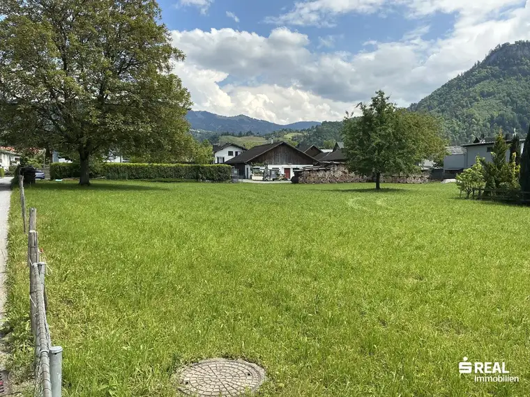 Traumhaftes Grundstück im ruhigen Hatlerdorf