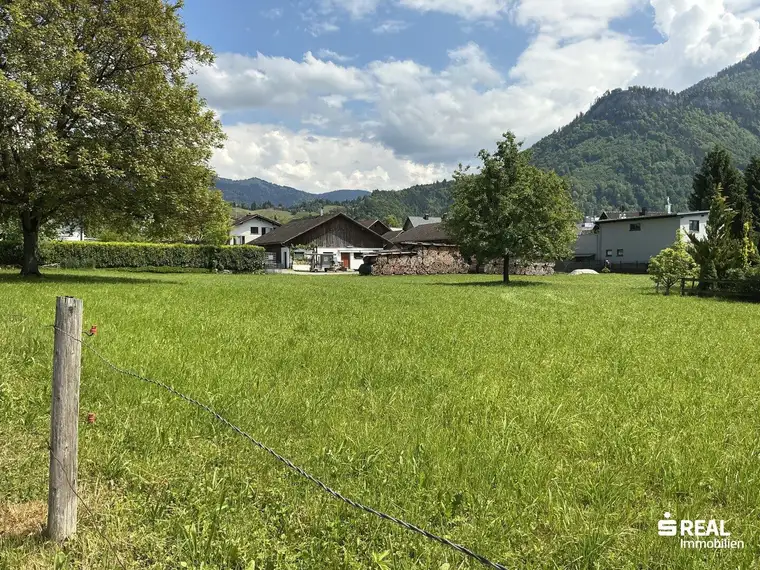 Traumhaftes Grundstück im ruhigen Hatlerdorf