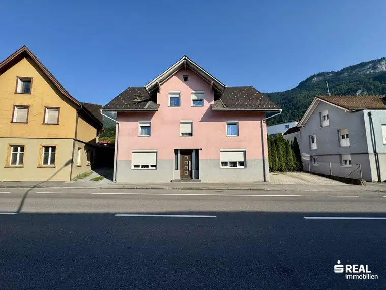 Mehrfamilienhaus mit 5 Wohnungen
