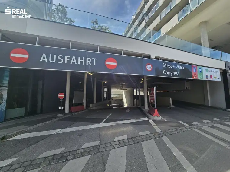 Ausstellungsstraße 50 - Garagenplätze zu vermieten