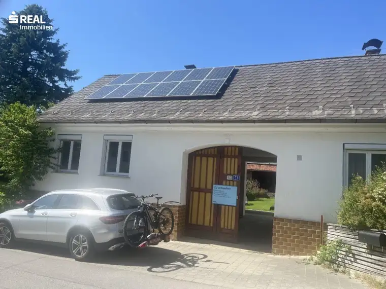 sREAL- LANDLEBEN MIT CHARAKTER - Historisches Bauernhaus mit Scheune, Backstube, Pool und 1.296 m² Grund