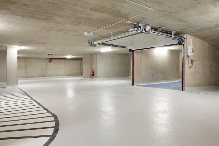 Tiefgaragenstellplätze in Penzing am Matznerpark zu vermieten – PROVISIONSFREI!
