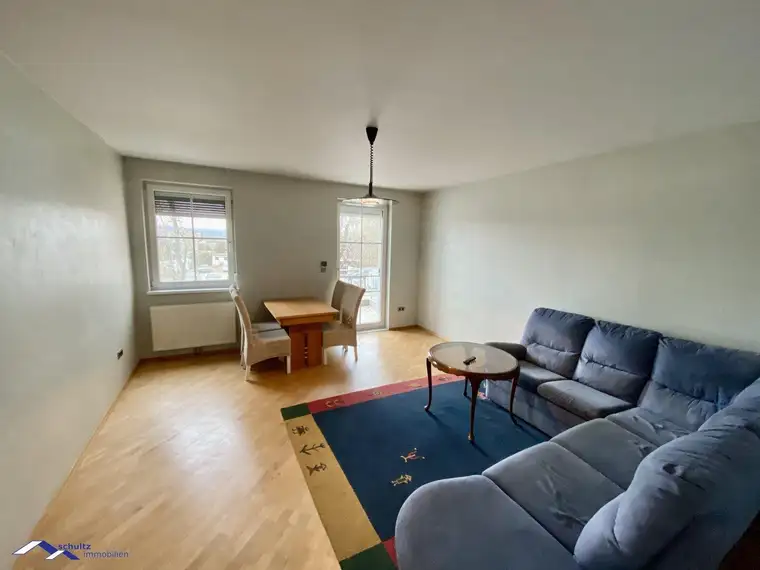 SCHULTZ IMMOBILIEN - Schöne 3-Zimmer Wohnung mit Balkon!