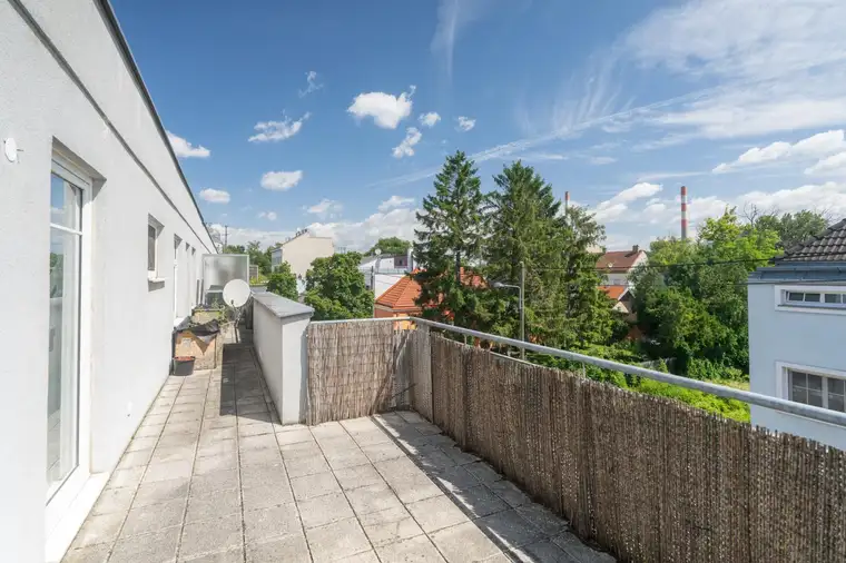 Perfekt angelegter ruhiger 2 Zimmer Dachgeschoß Traum mit 25 m2 Dachterrasse