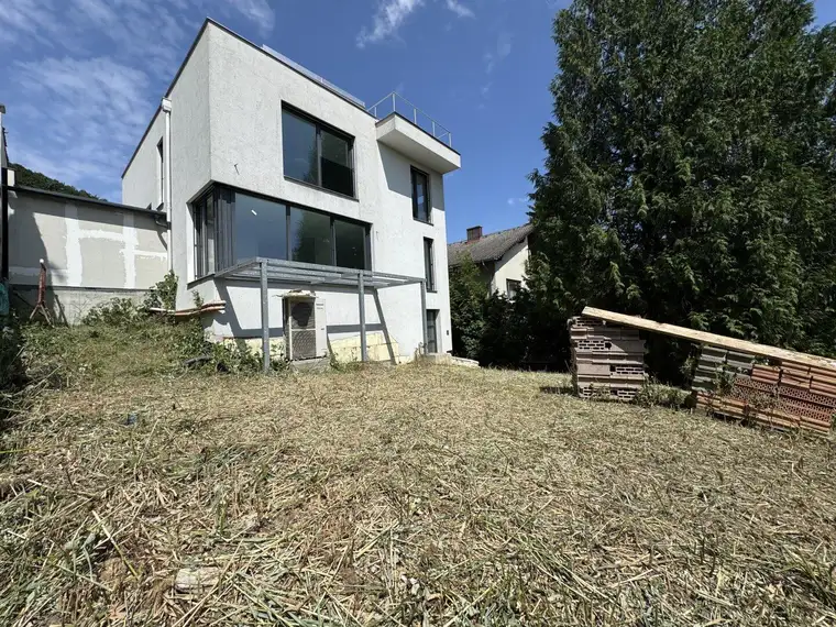 Belagsfertige Architektenvilla – Ihr Wohntraum mit Potenzial! VB!
