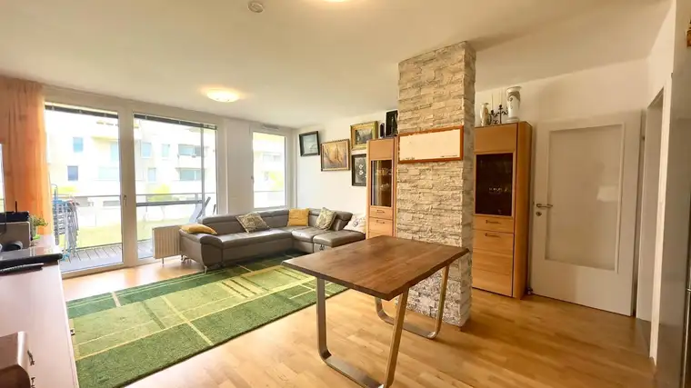 Moderne 3-Zimmer-Wohnung mit Balkon und Tiefgarage in familienfreundlicher Anlage