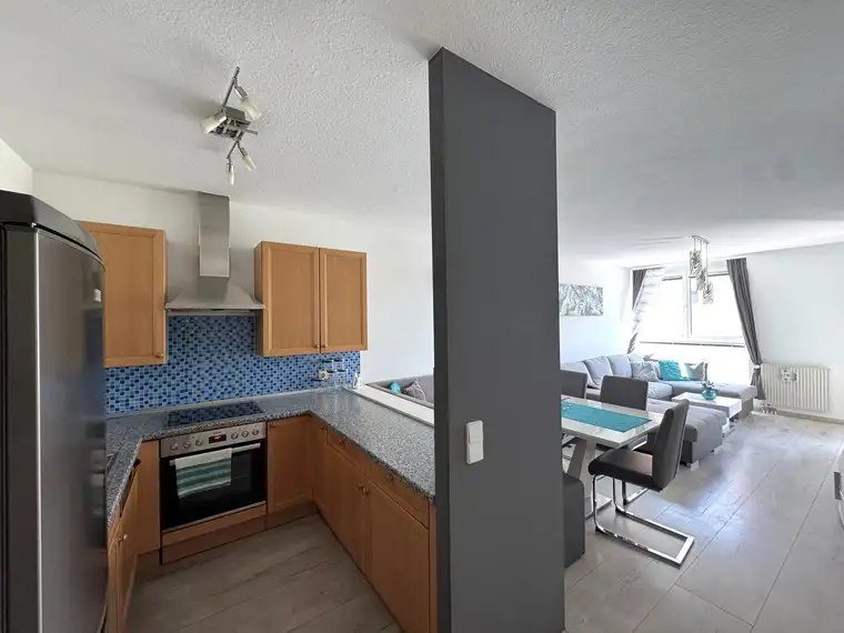 Modern Living für Singles und Paare – Loggia und Möblierung inklusive!