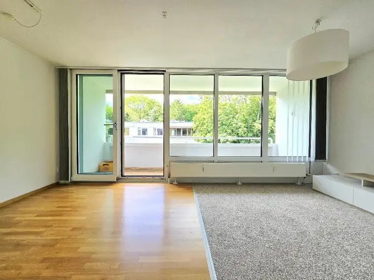 Helle DG-Wohnung mit großer Loggia &amp; Garage, barrierefrei